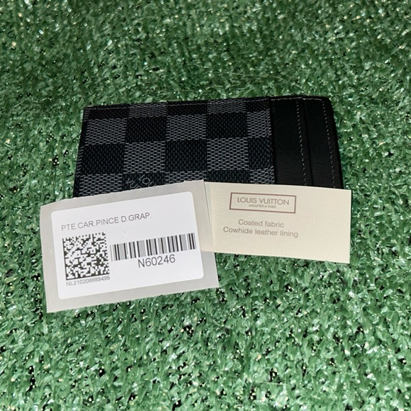 •Authentic Louis Vuitton clip on card holder - Picture 4 of 4